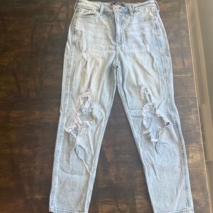 Hollister ultra high rise mom Jean: Distressed Straight Leg Jeans